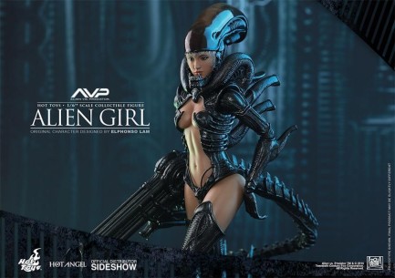 Hot Toys Alien Girl Sixth Scale Figure - Thumbnail