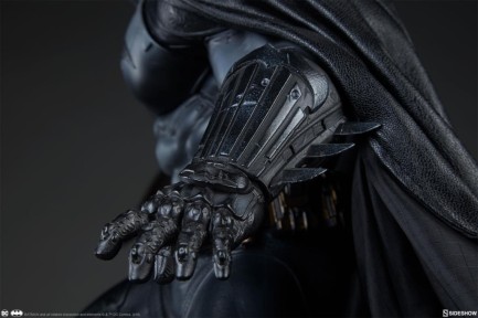 Sideshow Collectibles Batman Premium Format Figure 300542 - Thumbnail