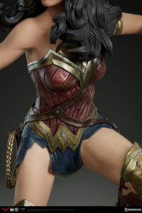 Sideshow Collectibles Wonder Woman Premium Format Figure (Batman V Superman) - Thumbnail