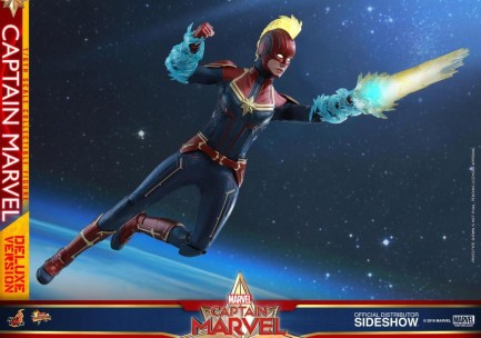 Hot Toys Captain Marvel Deluxe Version Sixth Scale Figure MMS522 - Thumbnail