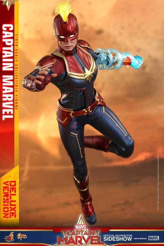 Hot Toys Captain Marvel Deluxe Version Sixth Scale Figure MMS522