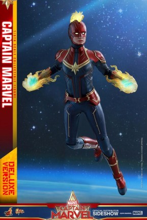 Hot Toys Captain Marvel Deluxe Version Sixth Scale Figure MMS522 - Thumbnail