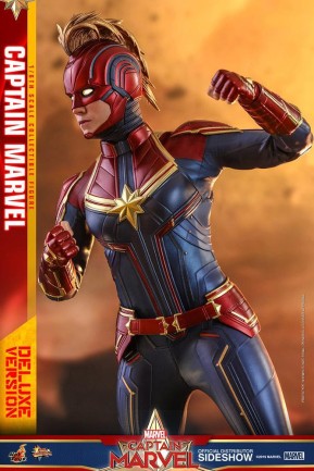 Hot Toys Captain Marvel Deluxe Version Sixth Scale Figure MMS522 - Thumbnail