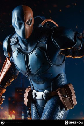 Sideshow Collectibles Deathstroke Premium Format Figure - Thumbnail