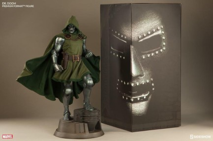 Sideshow Collectibles - Sideshow Collectibles Dr. Doom Exclusive Premium Format Figure