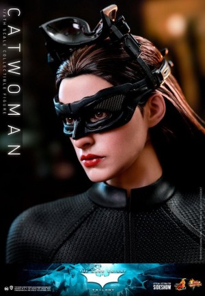 Hot Toys Catwoman Selina Kyle Sixth Scale Figure - 909931 - DC Comics / The Dark Knight Trilogy - MMS627 - Thumbnail