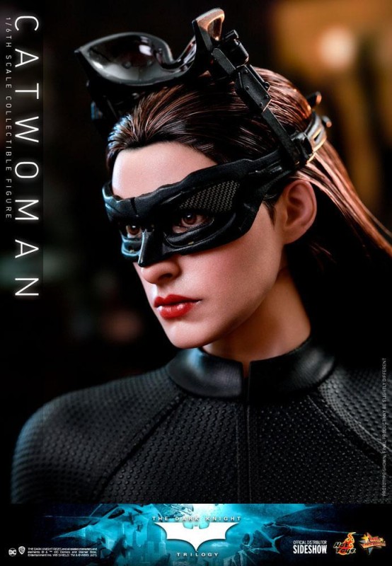 Hot Toys Catwoman Selina Kyle Sixth Scale Figure - 909931 - DC Comics / The Dark Knight Trilogy - MMS627