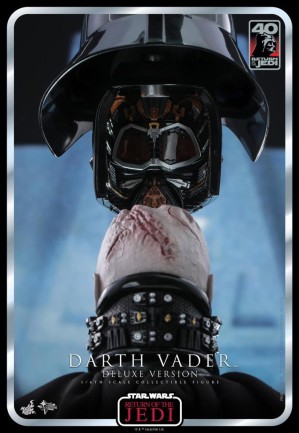 Hot Toys Darth Vader ROTJ 40th Anniv. (Deluxe Version) Sixth Scale Figure MMS700 9122322 - Thumbnail