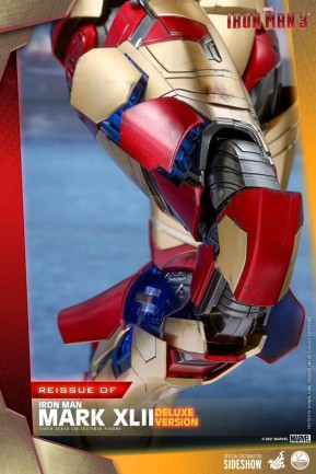 Hot Toys Iron Man Mark XLII (Deluxe Version) Quarter Scale Figure - 908659 - Marvel Comics / Iron Man 3 - Thumbnail