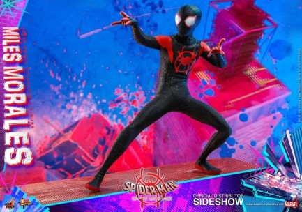 Hot Toys Miles Morales (Spider-Verse) Sixth Scale Figure 906026 MMS567 - Marvel Comics / Into the Spider-Verse - Thumbnail