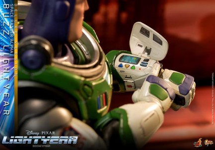 Hot Toys Space Ranger Alpha Buzz Lightyear (Deluxe Version) Sixth Scale Figure 9112682 MMS635 - Thumbnail