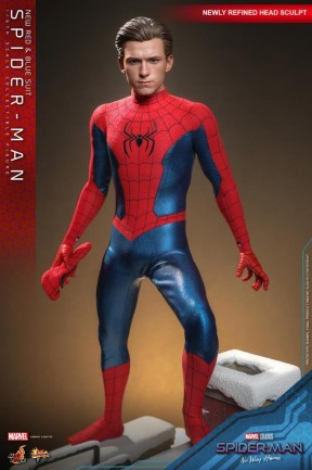 Hot Toys Spider-Man (New Red and Blue Suit) (Deluxe Version) Sixth Scale Figure 9120362 MMS680 - Thumbnail