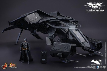 Hot Toys The Bat 1/12 Scale Collectible Set - Thumbnail