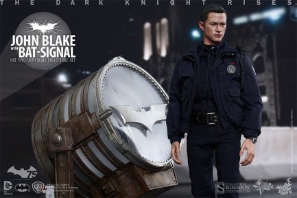 Hot Toys - Hot Toys John Blake With Bat Signal Sixth Scale Figure Set