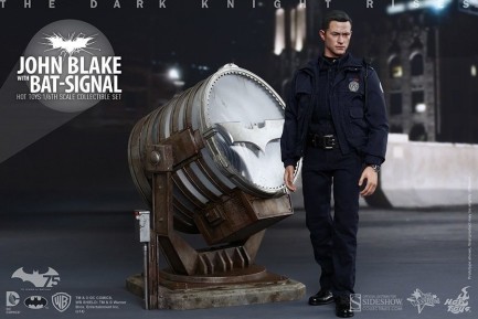 Hot Toys John Blake With Bat Signal Sixth Scale Figure Set - Thumbnail