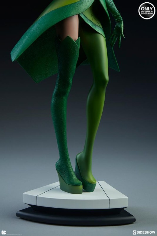 Sideshow Collectibles Poison Ivy Stanley ' Artgerm ' Lau Statue