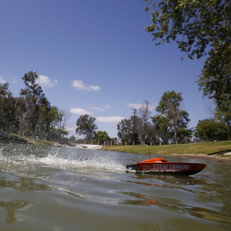 ProBoat Stealthwake 23-inch Deep-V RC Tekne ( Kullanıma Hazır )