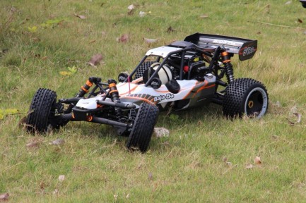 SY RACING - SY RACING 1/5 Baja 5B 30.5CC RTR Kurşunsuz Benzinli Uzaktan Kumandalı RC Arazi Model Araba 80+kmh 75CM Uzunluk Offroad Beyaz-Gri (Kullanıma Hazır)