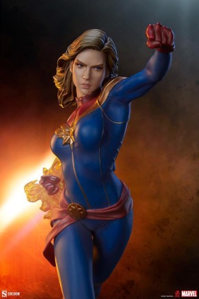 Sideshow Collectibles Captain Marvel Avengers Assemble Statue - 200573 - Thumbnail