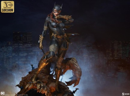 Sideshow Collectibles Batgirl Premium Format Figure 300854 DC Comics / Bat-Familt Collection (ÖN SİPARİŞ) - Thumbnail