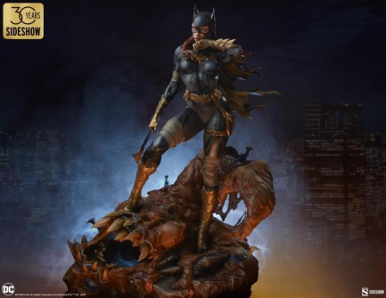 Sideshow Collectibles Batgirl Premium Format Figure 300854 DC Comics / Bat-Familt Collection (ÖN SİPARİŞ) - Thumbnail