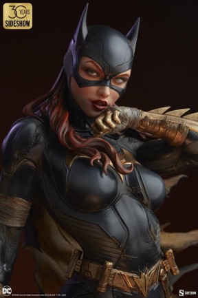 Sideshow Collectibles Batgirl Premium Format Figure 300854 DC Comics / Bat-Familt Collection (ÖN SİPARİŞ) - Thumbnail