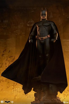 Sideshow Collectibles Batman Premium Format Figure 300763 - Thumbnail