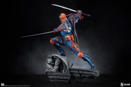 Sideshow Collectibles Deathstroke Premium Format Figure 300832 DC Comics / Teen Titans - Thumbnail