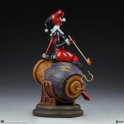 Sideshow Collectibles Harley Quinn and The Joker Diorama - 200575 - Thumbnail