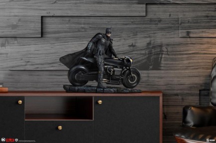 Sideshow Collectibles The Batman & Batcycle Premium Format Figure - 300819 - DC Comics / The Batman 2022 / Robert Pattinson - Thumbnail