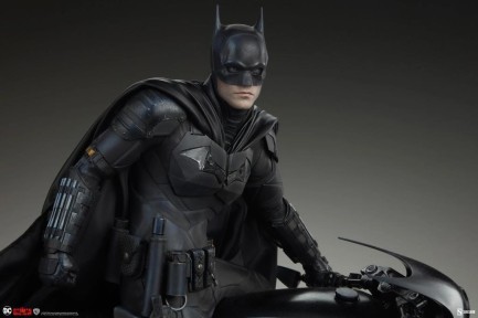 Sideshow Collectibles The Batman & Batcycle Premium Format Figure - 300819 - DC Comics / The Batman 2022 / Robert Pattinson - Thumbnail