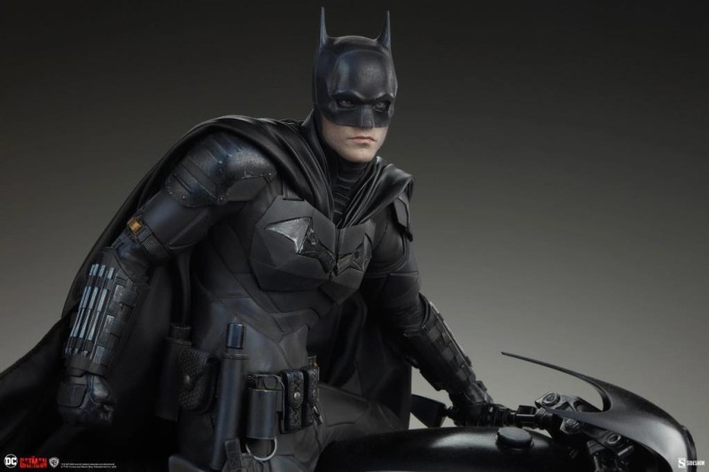 Sideshow Collectibles The Batman & Batcycle Premium Format Figure - 300819 - DC Comics / The Batman 2022 / Robert Pattinson