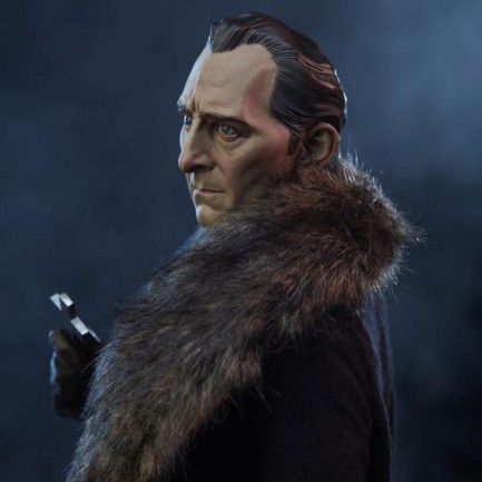 Sideshow Collectibles Van Helsing Premium Format Figure 300376 Horror Classics / Dracula (1958) / Peter Cushing - Thumbnail