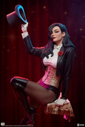 Sideshow Collectibles Zatanna Premium Format Figure - 300802 - DC Comics / Zatanna Zatara / “Gnirb emoh eht cigam” - Thumbnail