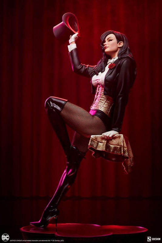 Sideshow Collectibles Zatanna Premium Format Figure - 300802 - DC Comics / Zatanna Zatara / “Gnirb emoh eht cigam”