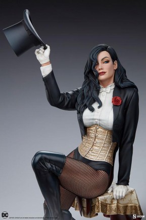 Sideshow Collectibles Zatanna Premium Format Figure - 300802 - DC Comics / Zatanna Zatara / “Gnirb emoh eht cigam” - Thumbnail