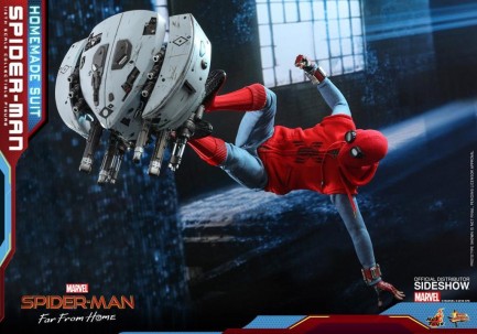 Hot Toys Spider-Man (Homemade Suit Version) Sixth Scale Figure - Thumbnail