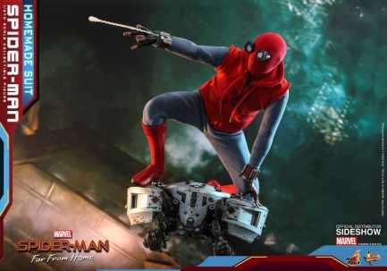 Hot Toys Spider-Man (Homemade Suit Version) Sixth Scale Figure - Thumbnail