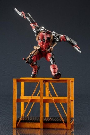 Kotobukiya Super Deadpool ArtFX Statue - Thumbnail