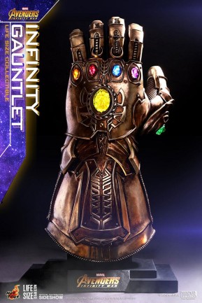 Hot Toys Thanos Infinity Gauntlet 1:1 Life Size Replica - Thumbnail