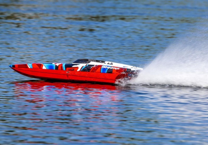 Traxxas DCB M41 Widebody Catamaran RC Tekne 6S Race Boat TQi & TSM Kırmızı Yeni Versiyon