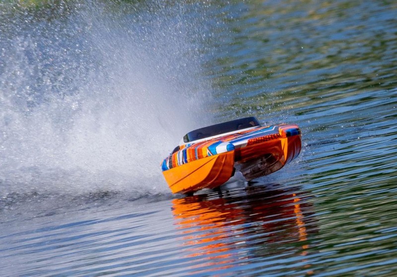 Traxxas DCB M41 Widebody Catamaran RC Tekne 6S Race Boat TQi & TSM Turuncu Yeni Versiyon