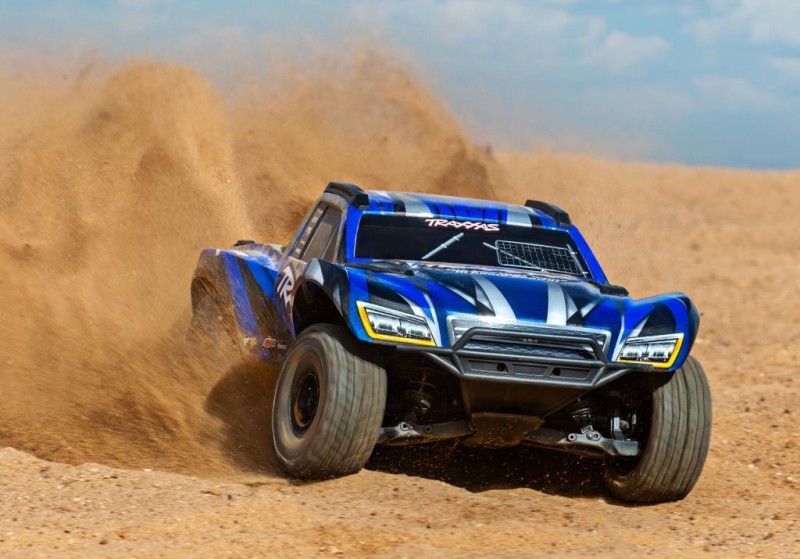 Traxxas Maxx Slash 6S 1/10 RTR 4X4 Brushless Short Course Truck w/TQi 2.4GHz Elektrikli Uzaktan Kumandalı Rc Model Araba & Link Module Mavi