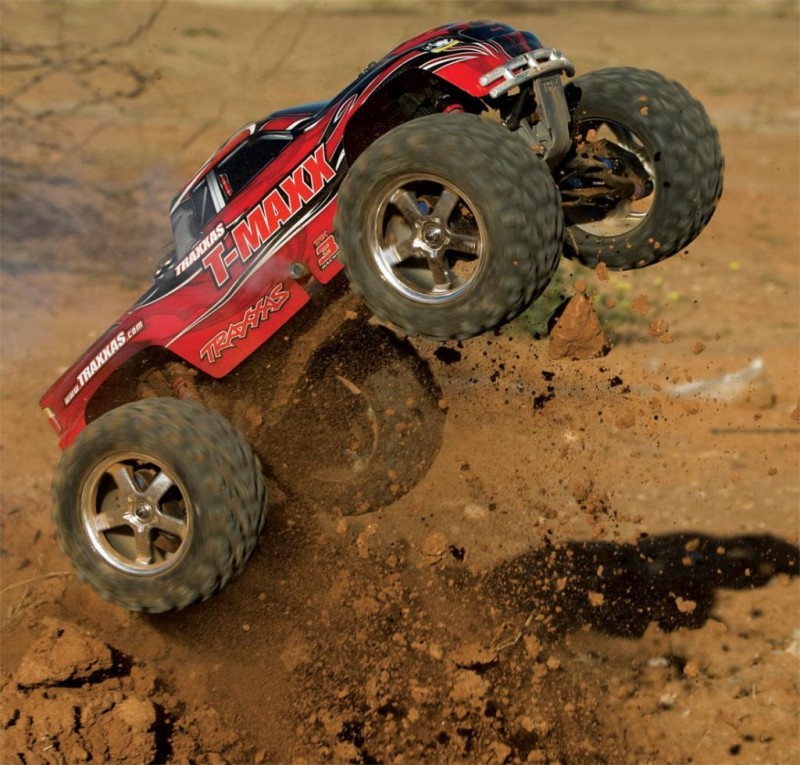 Traxxas T-Maxx 3.3 4X4 RTR 4WD 1/10 Monster Truck TQi & TSM Nitro Yakıtlı Rc Arazi Model Araba Kırmızı