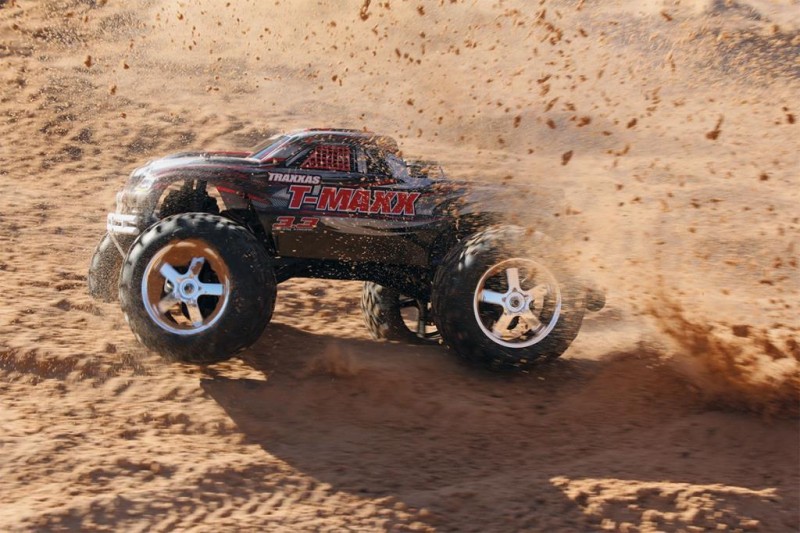 Traxxas T-Maxx 3.3 4X4 RTR 4WD 1/10 Monster Truck TQi & TSM Nitro Yakıtlı Rc Arazi Model Araba Kırmızı