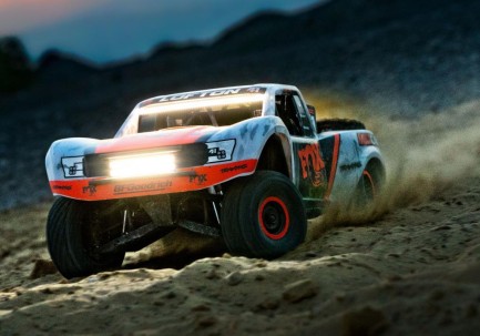 Traxxas UDR Unlimited Desert Racer 6S 4X4 VXL 4WD RTR TQi & TSM Işık Kitli Elektrikli Rc Model Araba Fox - Thumbnail