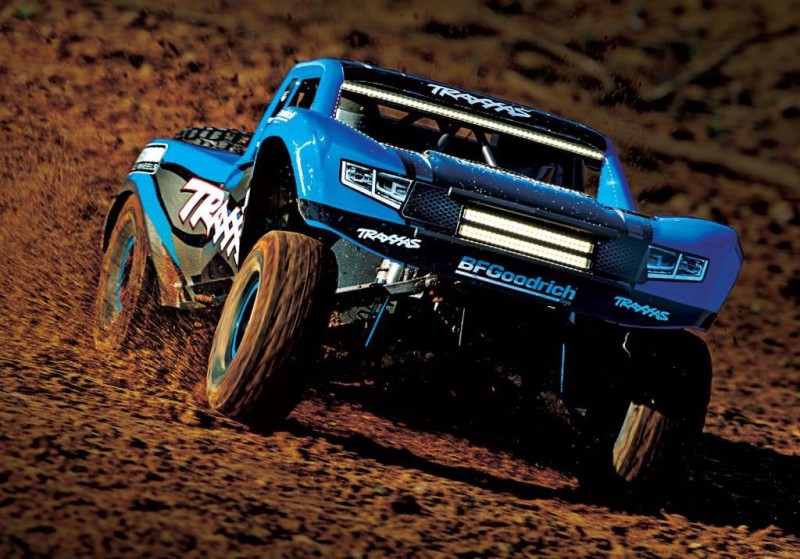 Traxxas UDR Unlimited Desert Racer 6S 4X4 VXL 4WD RTR TQi & TSM Işık Kitli Elektrikli Rc Model Araba Mavi