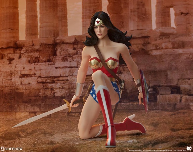 Sideshow Collectibles Wonder Woman Sixth Scale Figure