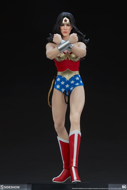 Sideshow Collectibles Wonder Woman Sixth Scale Figure