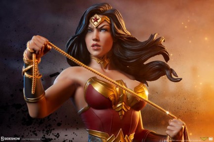 Sideshow Collectibles Wonder Woman Bust - Thumbnail